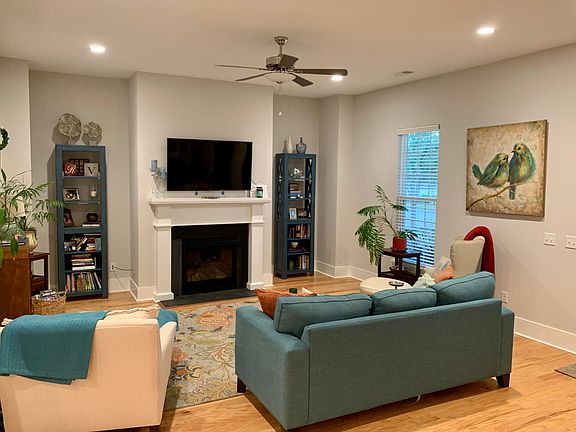 5th image of 207 Gnarly Oak Ln