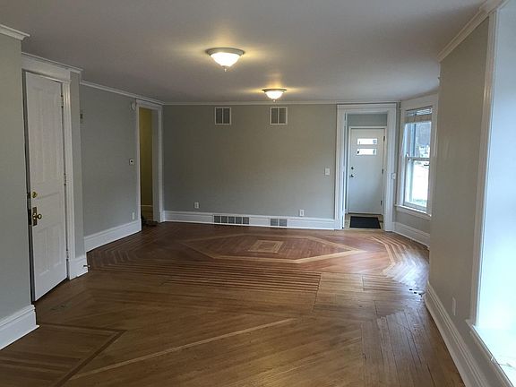 5th image of 21 Monroe Ave #1