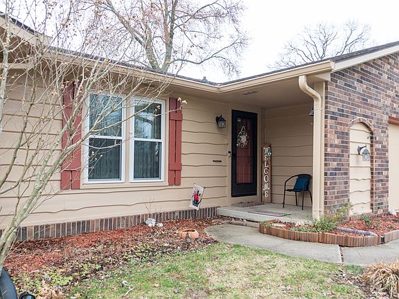 3rd image of 2273 Woodland Trce