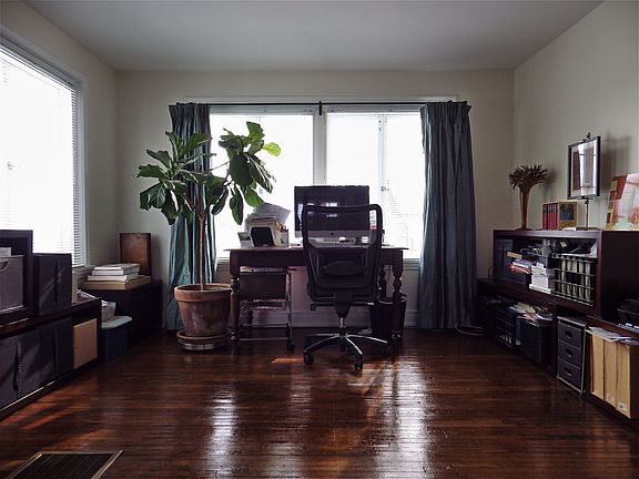 3rd image of 1725 Franklin Ave