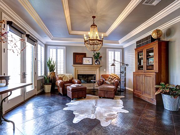 3rd image of 33 Benevolo Dr