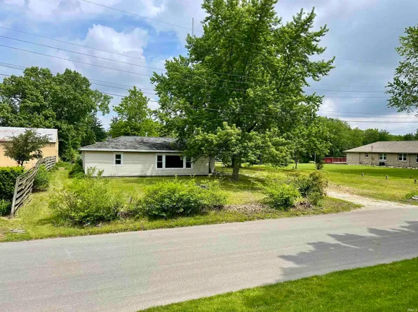 618 W 12th St, Rochester, IN 46975