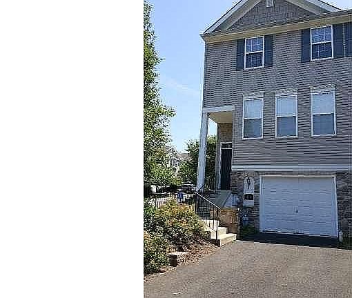 2nd image of 436 Fort Hill Cir