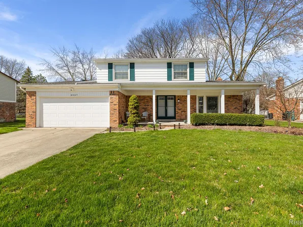 3937 Forge Dr, Troy, MI 48083