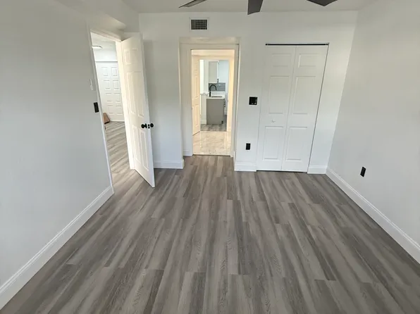 2820 Oakland Forest Dr, Fort Lauderdale, FL