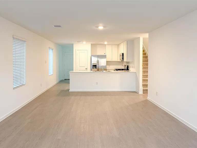 3016 Angelic Rose Ln — Photo 11