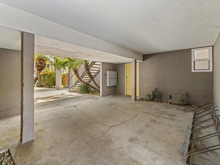Renovated Apartments in Isla Vista — Photo 8