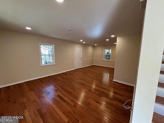5th image of 470 Table Mountain Dr