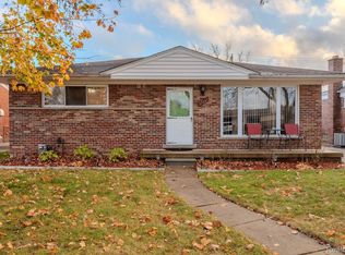 29841 Lonnie Dr, Westland, MI 48185