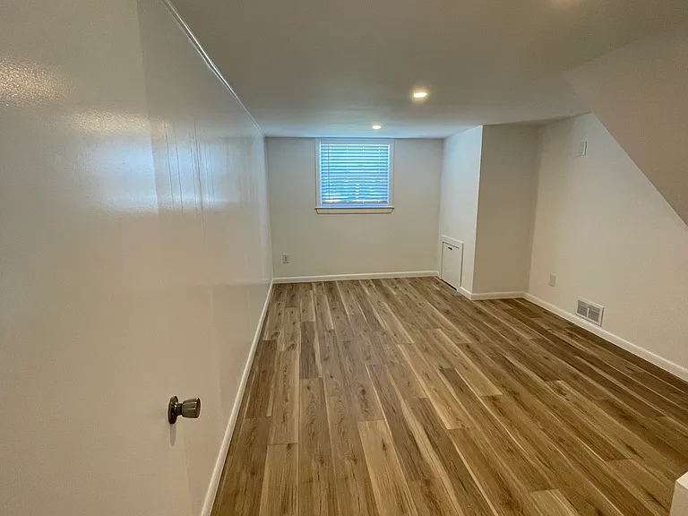1401 E Mermaid Ln — Photo 13