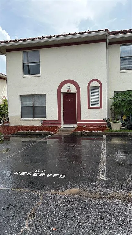 3 bed, 2.5 bath, 1307 sqft, $1,800 — Photo 1