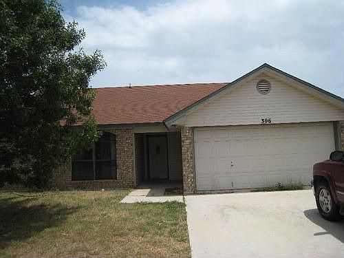 1st image of 306 Bronc Dr