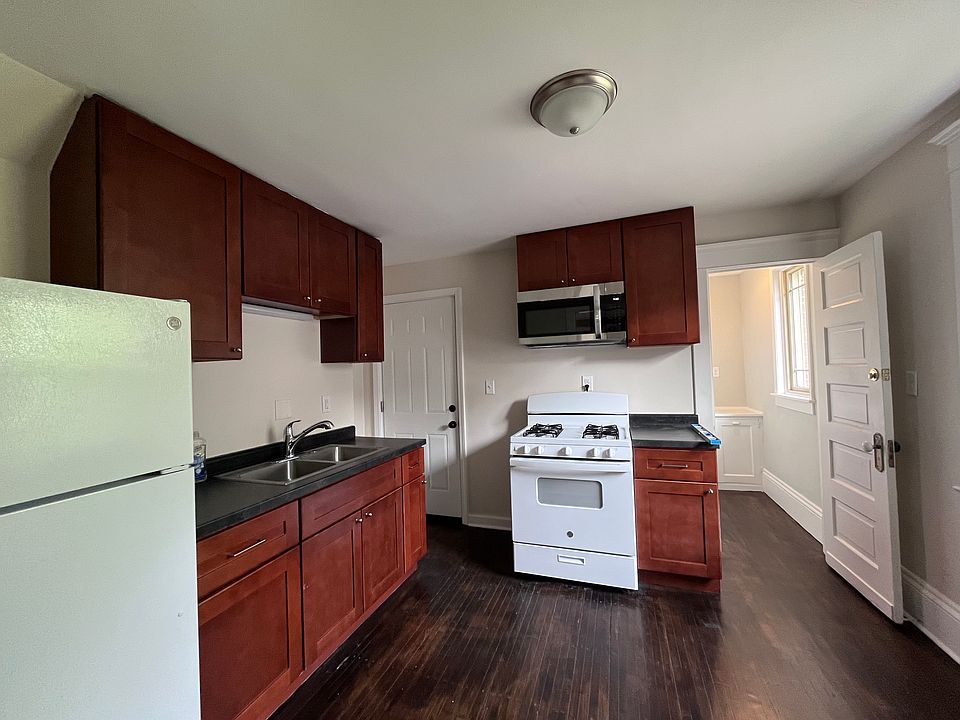 1st image of 2527 10th Ave S APT 1