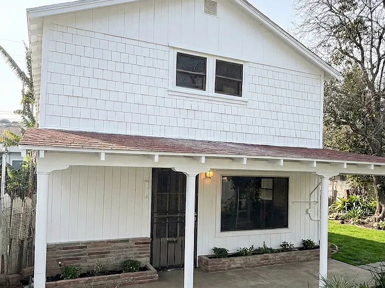 2432 Jensen Ave — Photo 1
