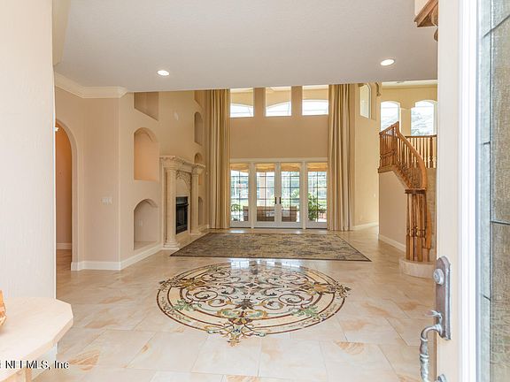 5th image of 74 OLD OAK Drive S