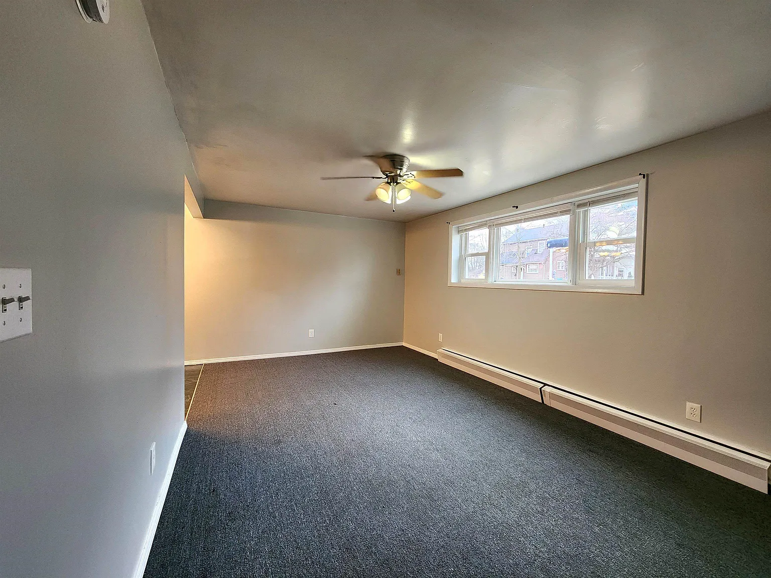 2 bed, 1.0 bath, 720 sqft, $775 — Photo 2