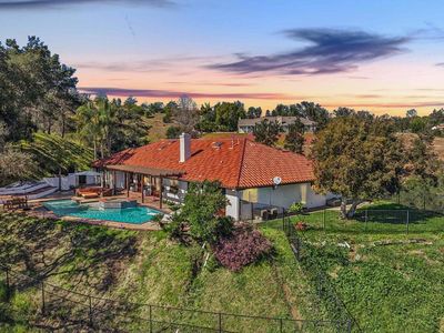 707 S Live Oak Park Rd, Fallbrook, CA, 92028