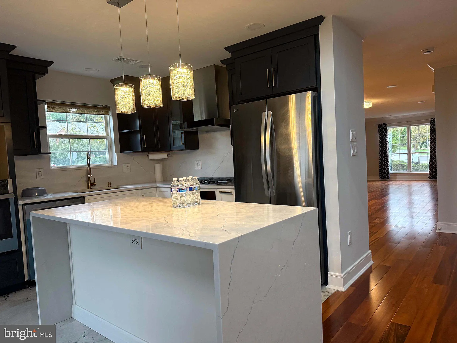 3 bed, 2.5 bath, 1968 sqft, $3,850 — Photo 4
