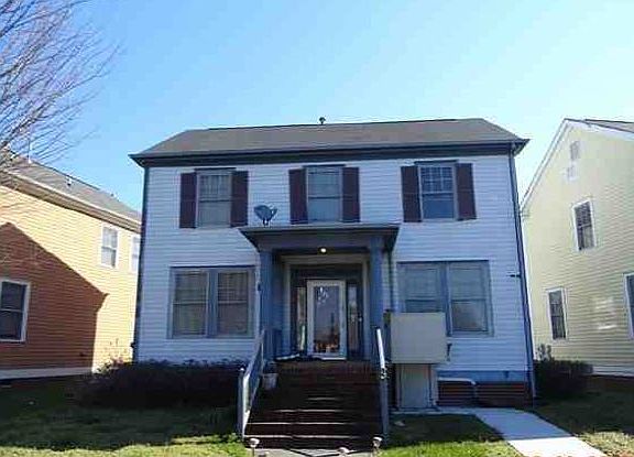 5th image of 976 Thomas Cir