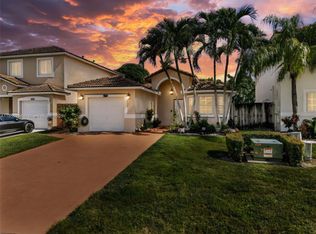 8711 SW 214th St, Cutler Bay, FL 33189