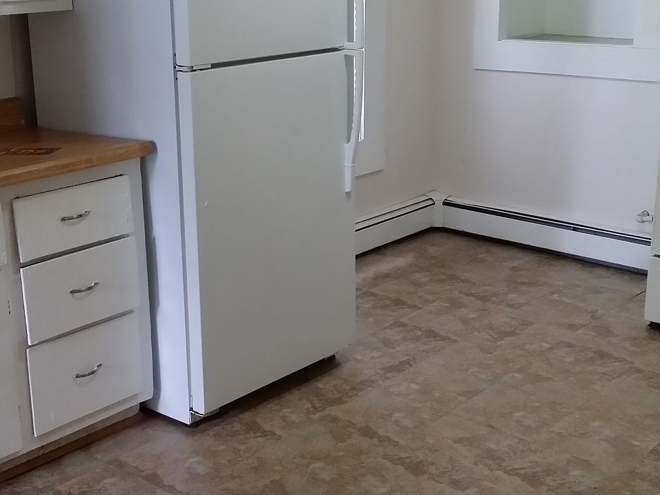2nd image of 178 Cedar St