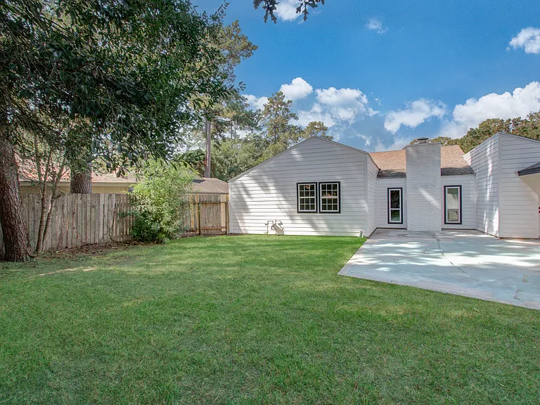 15126 Forest Lodge Dr — Photo 26