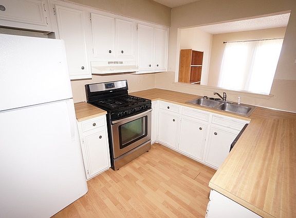 3rd image of 5004 Bonham Ave