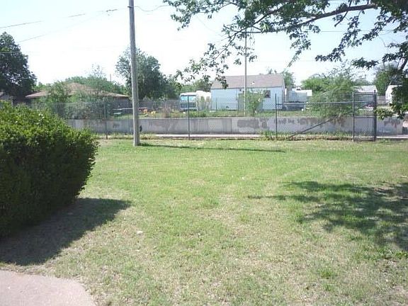 2nd image of 2334 SW Cornell Ave