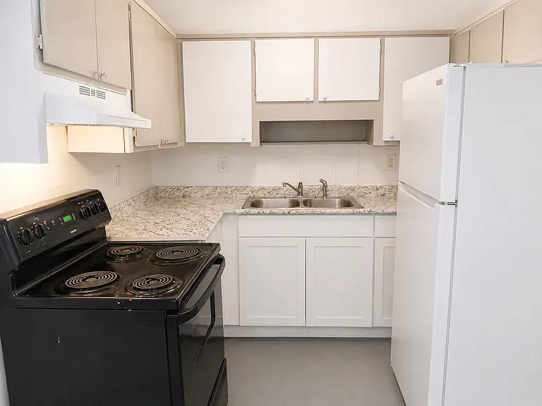 662 Jolly Ave S #8 — Photo 3