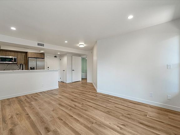 3rd image of 2433 Barry Ave APT 105