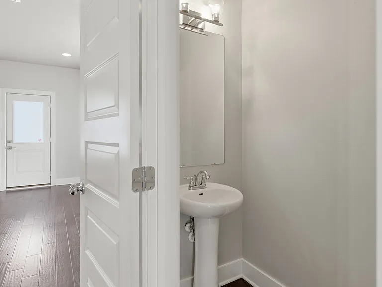 752 Cottage Park Dr — Photo 16