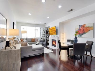 10609 Bloomfield St APT 105, Toluca Lake, CA, 91602