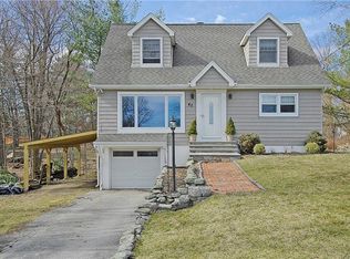 40 Mid Oaks St, Monroe, NY 10950