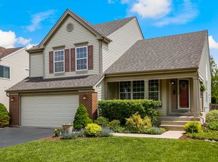 555 Crystal Pl, Gurnee, IL 60031