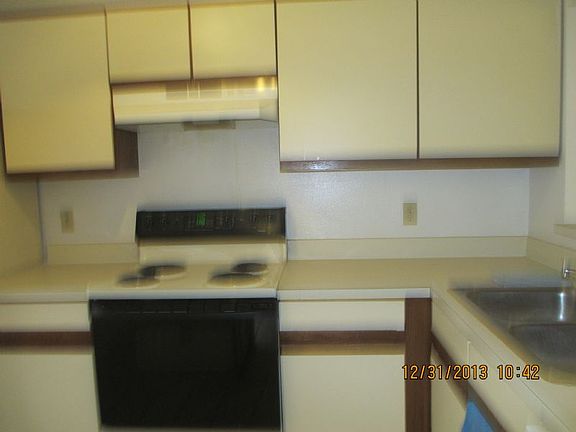 3rd image of 60 Silver Park Cir