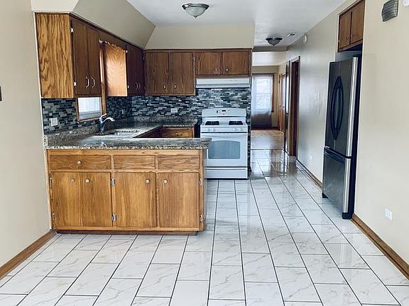 4th image of 5043 W 32nd Pl Floor 2