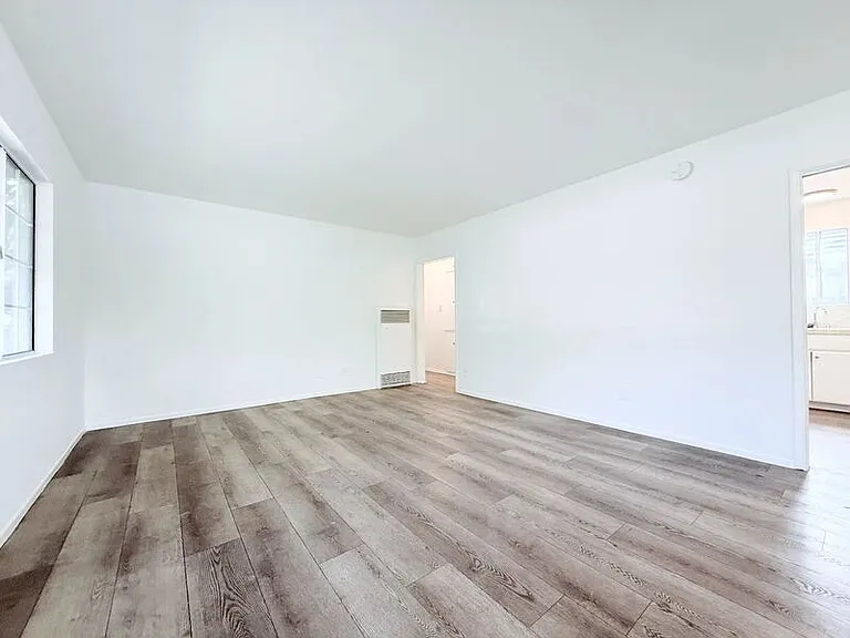 10565 Camarillo St — Photo 3