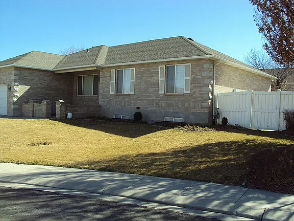 5371 W Fieldbury Cir — exterior photo