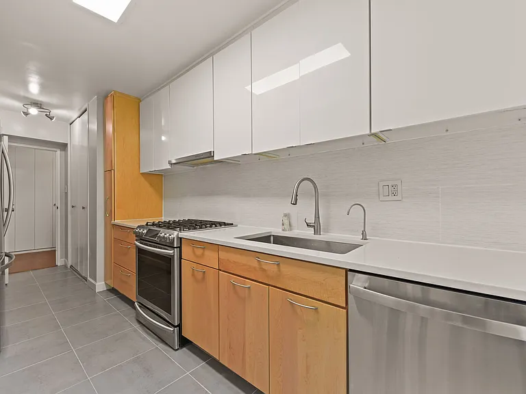 4201 Cathedral Ave NW #501W — Photo 12