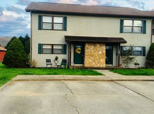101 Fairway Dr, Hurricane, WV 25526