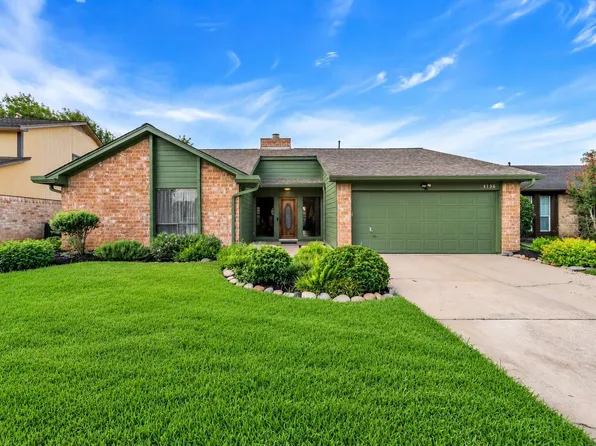 3138 Wagon Trail Dr, Sugar Land, TX 77479