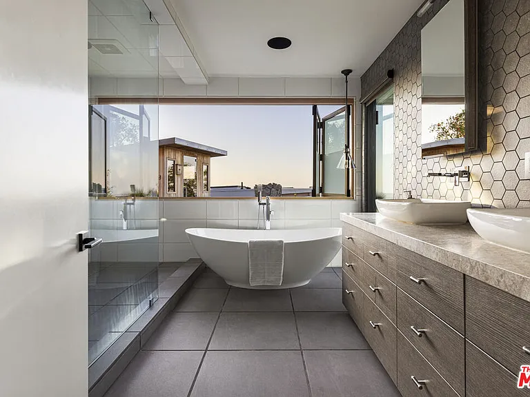 2715 Edwin Pl — Photo 26