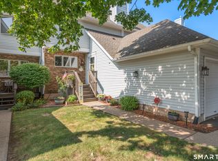 56 Steeplechase Dr UNIT 56, Newington, CT 06111