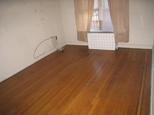 Rented by Alexiou Realty | media 2