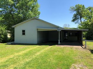 107 4th St, Calera, OK 74730