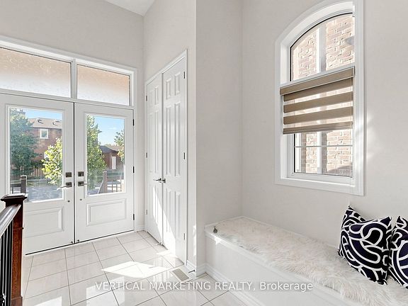 3rd image of 286 Valermo Dr