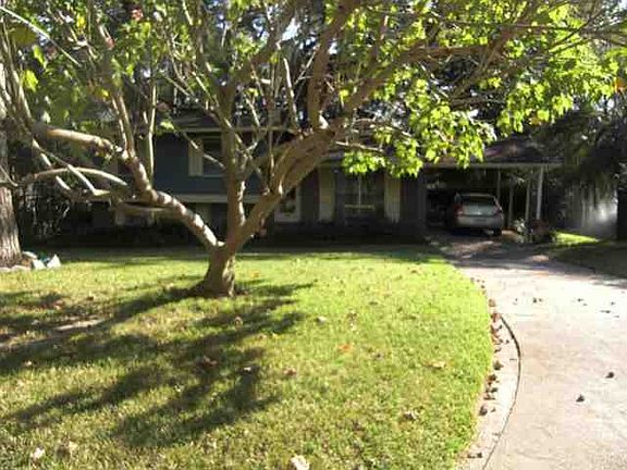5th image of 905 Maplewood Dr