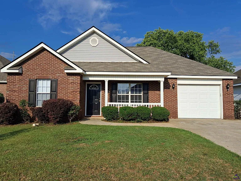 105 Monticello Dr — Photo 1