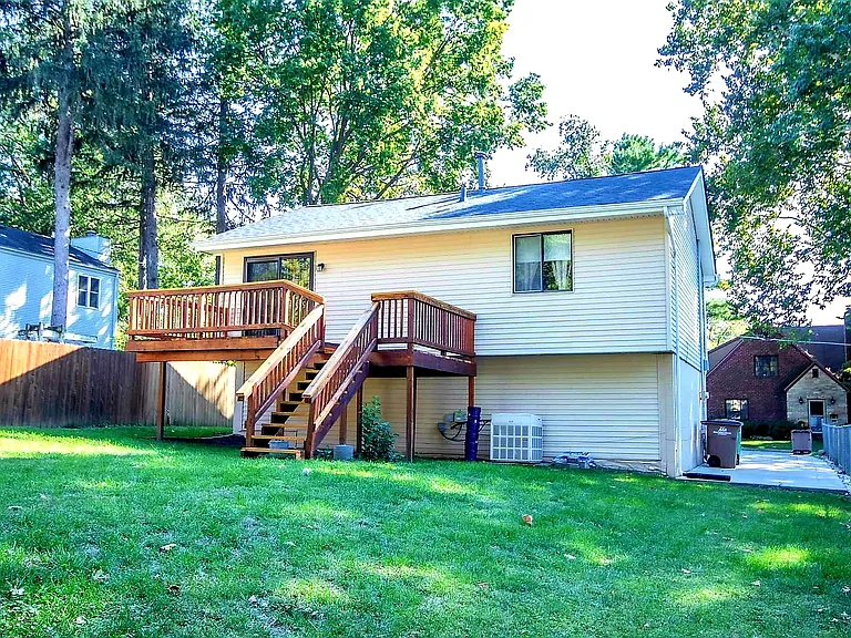 6407 Carpenter Ave — Photo 26