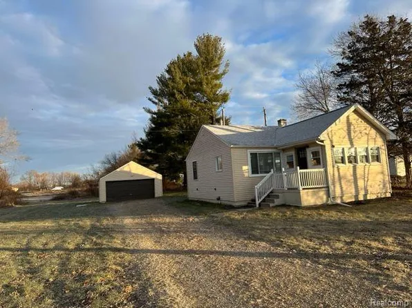 5091 Clyde Rd, Howell, MI 48855